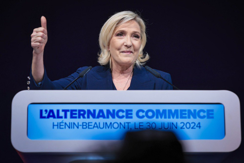 Марін Ле Пен, кандидатка від партії «Національне об’єднання», у штабі в день виборів у Франції, Париж, 1 липня 2024 року.