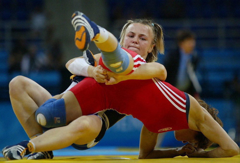 Ірина Мерлені під час сутички на Олімпійських іграх 2004 року в Афінах
