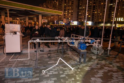 Суд запретил строительство АЗС на Ревуцкого в Киеве