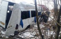 В Черниговской области перевернулась маршрутка с 19 пассажирами