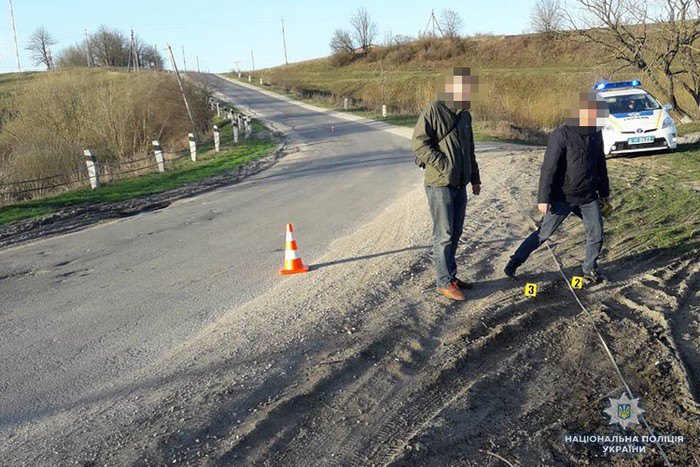 В Тернопольской области автомобиль упал в пруд, погибли три человека 3