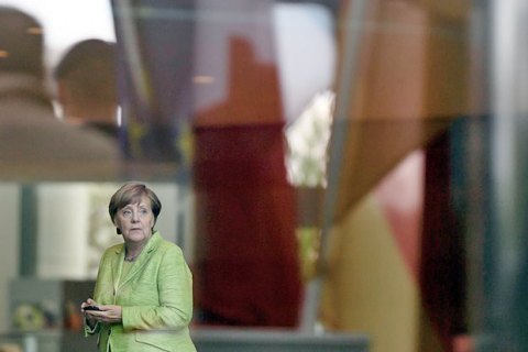 Меркель назвала коронавірус найбільшим викликом з часів Другої світової