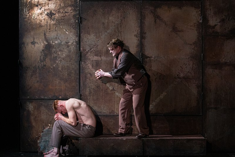 Сцена з вистави 'Калігула' Національного академічого драматичного театру ім. Івана Франка