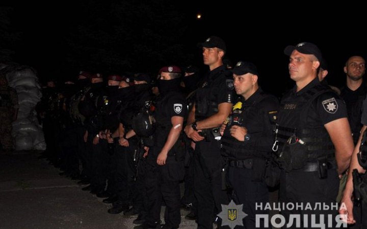 У Черкасах поліцейські роздали повістки 34 порушникам комендантської години  