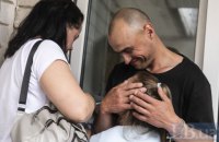 Щастя не там, де нам обіцяли: 3 міфи, які крадуть радість  (і проста вправа, щоб відчути її “на смак”)