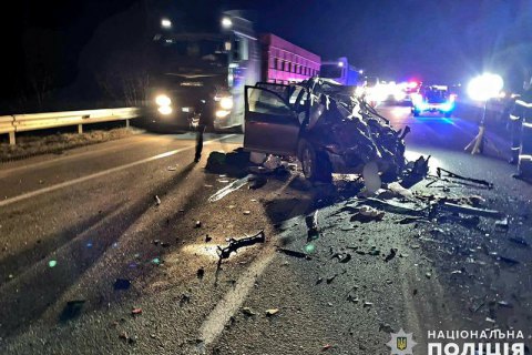 На Миколаївщині Toyota врізалася у тягач MAN, загинули п’ятеро людей, серед яких дитина