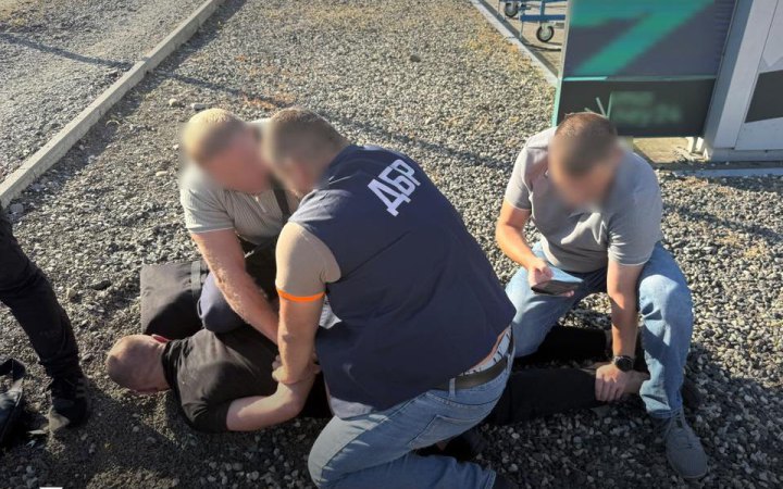 На Закарпатті викрили підозрюваного у організації переправлення людей за кордон