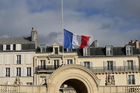 Франція оголосила триденну жалобу