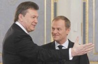 Туск признал "некомфортность" визита Януковича в Варшаву