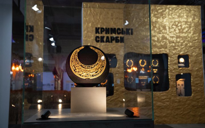 Скарби на вокзалі та численні нагороди: що дивитись на оновленій виставці Ukraine WOW 