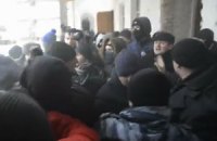 Активистам удалось проникнуть в Гостиный двор (ДОБАВЛЕНЫ ФОТО и ВИДЕО)