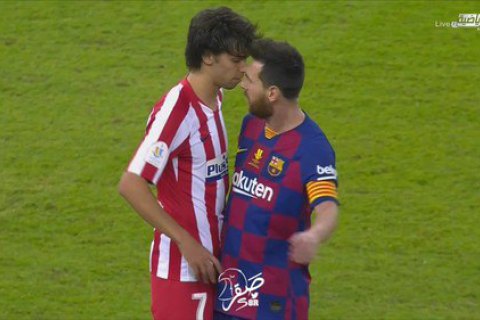 В полуфинале Суперкубка Испании произошел контактный конфликт между Месси и молодой звездой Жоао Феликсом