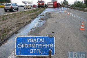 У Києві вантажівка протаранила маршрутку, постраждали пасажири
