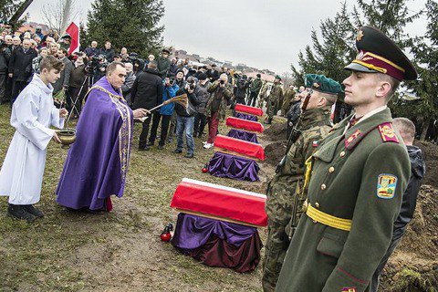 Во Львовской области перезахоронили польских военных