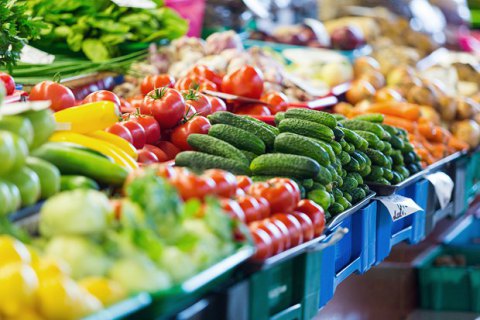 Держстат відзначає зниження цін на продукти харчування