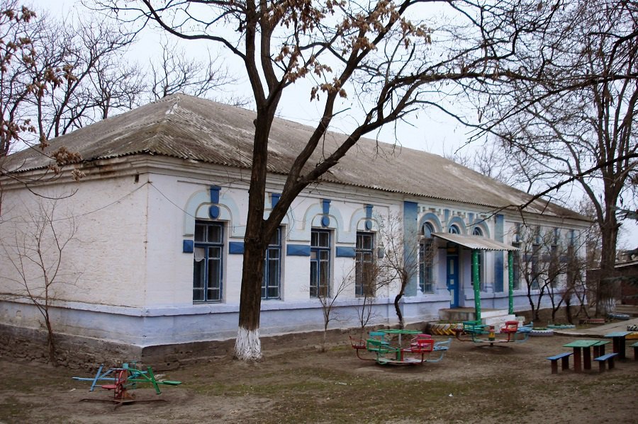 Стара школа в с. Бобровий Кут, 2007 р. 