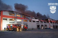На Одещині через дрони РФ горів склад із побутовою технікою