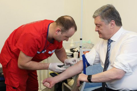 Порошенко сдал анализы на территории НСК "Олимпийский"