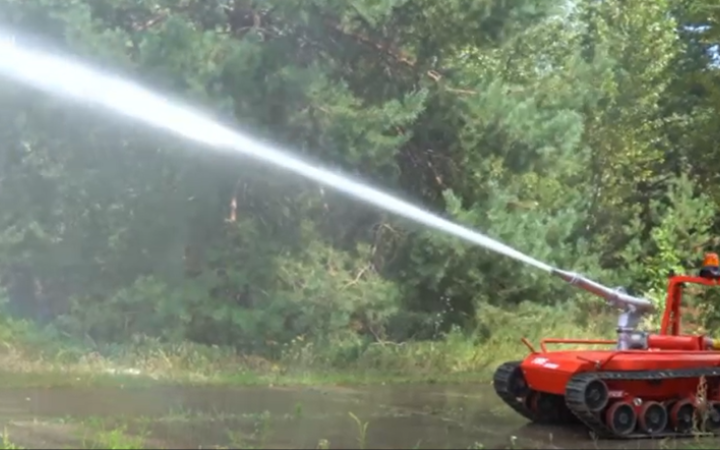 У ДСНС презентували та випробували пожежний робот ARKAN Fire