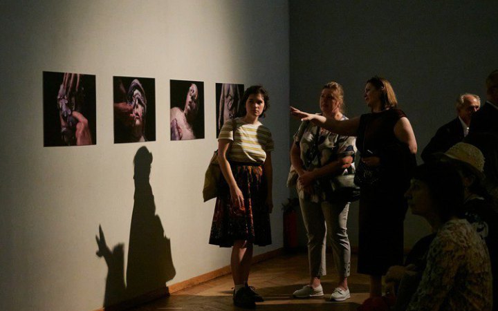 У Національному Художньому музеї відкрилася виставка про мистецтво воєнного часу України та Польщі