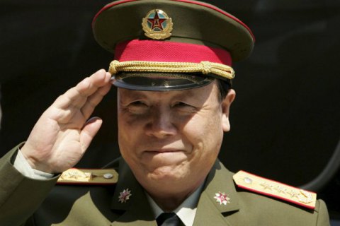 У Китаї колишнього воєначальника виключили з партії за корупцію