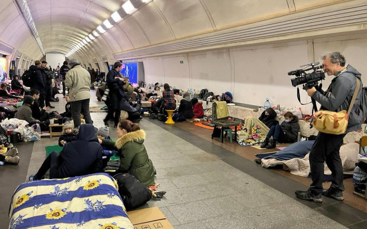 У Києві на станціях метро-укриттях почнуть надавати першу психологічну допомогу