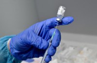Чоловік з Німеччини вакцинувався проти ковіду 217 разів