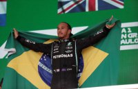 Гамильтон провел лучший этап в сезоне Формулы-1 и выиграл Гран-при Бразилии.