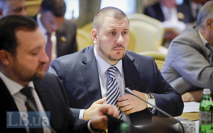 Міністр доходів і зборів Олександр Клименко під час засідання уряду, 2012