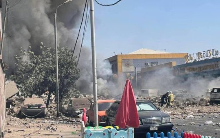 У Єревані стався вибух у торговельному центрі, є жертви