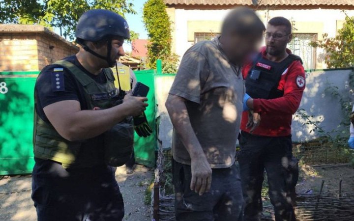 Росіяни обстріляли два райони Дніпропетровщини, постраждав чоловік