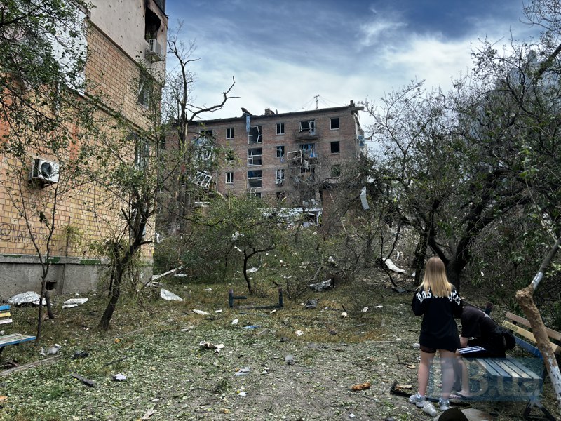 Влучання в житловий будинок в Шевченківському районі.