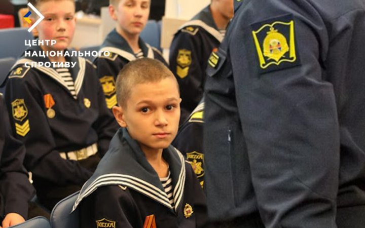 Окупанти у Криму змушують дітей виконувати російський гімн