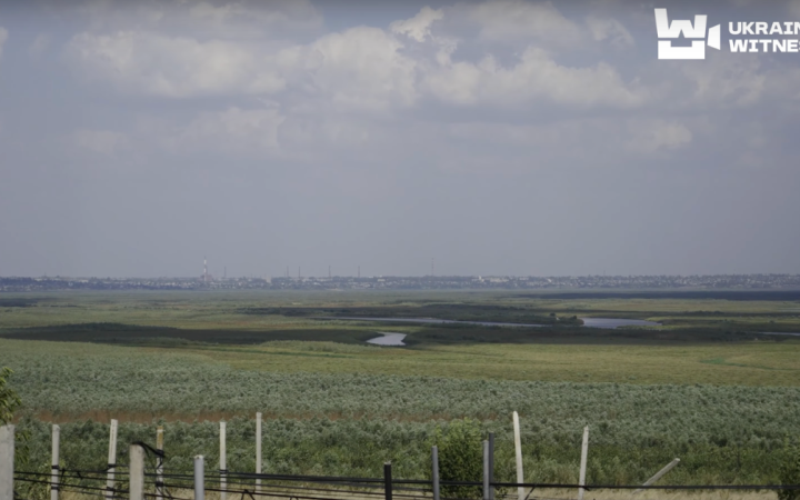 Через річку від росіян: журналісти показали, як ворог створює «мертву зону» біля ЗАЕС і випалює вулиці Нікополя