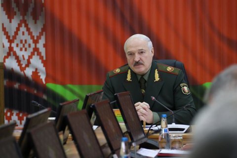 Лукашенко: "Як тільки Україна спробує розв’язати конфлікт з Росією, Білорусь не залишиться осторонь"