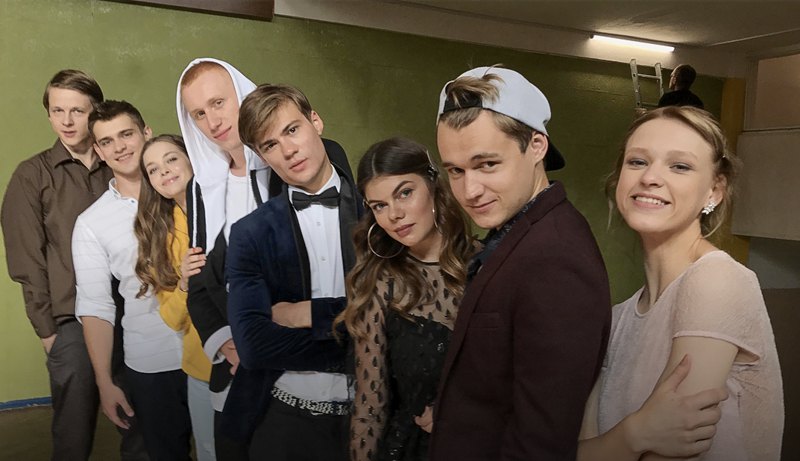 Кадр з серіалу 'Перші ластівки'.