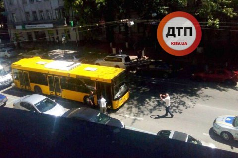 В Киеве за рулем умер водитель автобуса