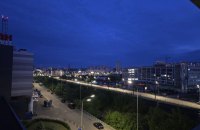 У Дарницькому районі Києва через обстріл РФ пошкоджений офіс