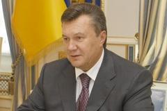Янукович - акционер страховой компании и банка