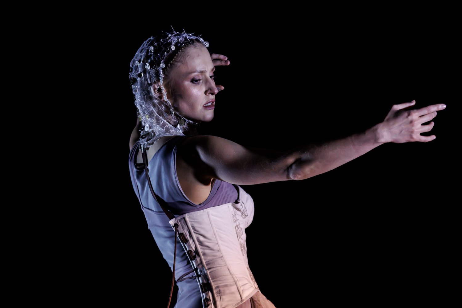  Ніна Хижна у виставі «Хтось такі, як я»