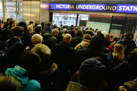 У Лондоні евакуювали станцію метро