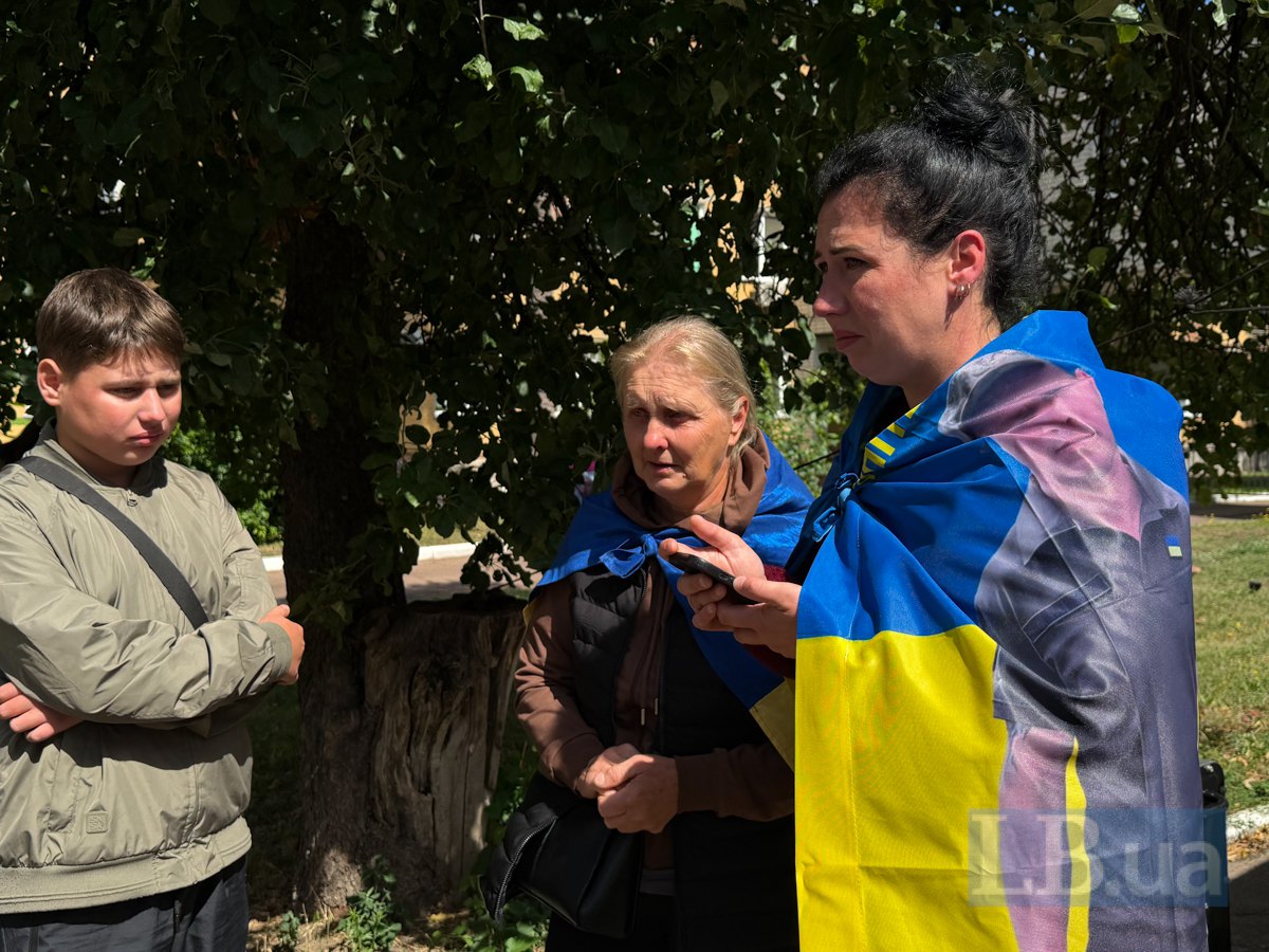 Ґіна разом зі свекрухою Валентиною та сином