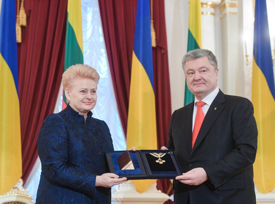 Петро Порошенко вручив Далі Грібаускайте орден Свободи