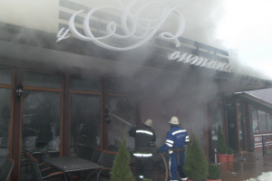 19-летнего парня, обгоревшего в кафе, перевозят в Одессу