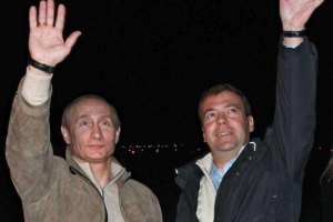 Российская оппозиция требует отставки Путина и Медведева