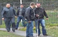 Окружком в Броварах заблокировали "качки" из газеты "Киевщина региональная"