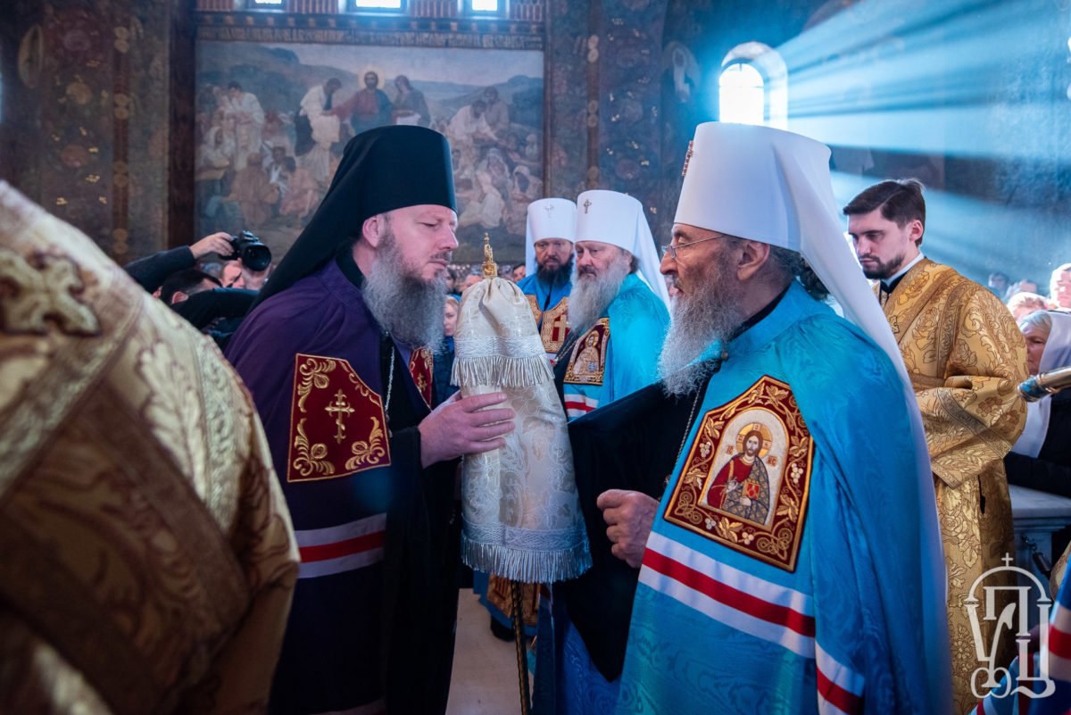 Митрополит Онуфрій (праворуч) і єпископ Джанкойський і Роздольненський Олексій (Овсянников)