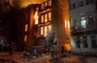 В Одесі ворожий БПЛА поцілив у житловий будинок. Є загиблий і поранені (оновлено)