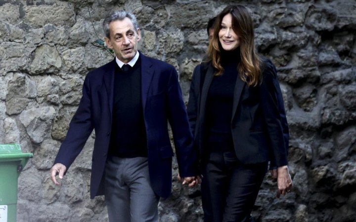 Саркозі розпочав відбувати п'ятирічний термін за гратами. Захист готує клопотання про звільнення