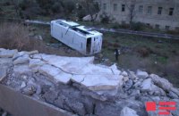 В Азербайджане перевернулся рейсовый автобус, есть пострадавшие